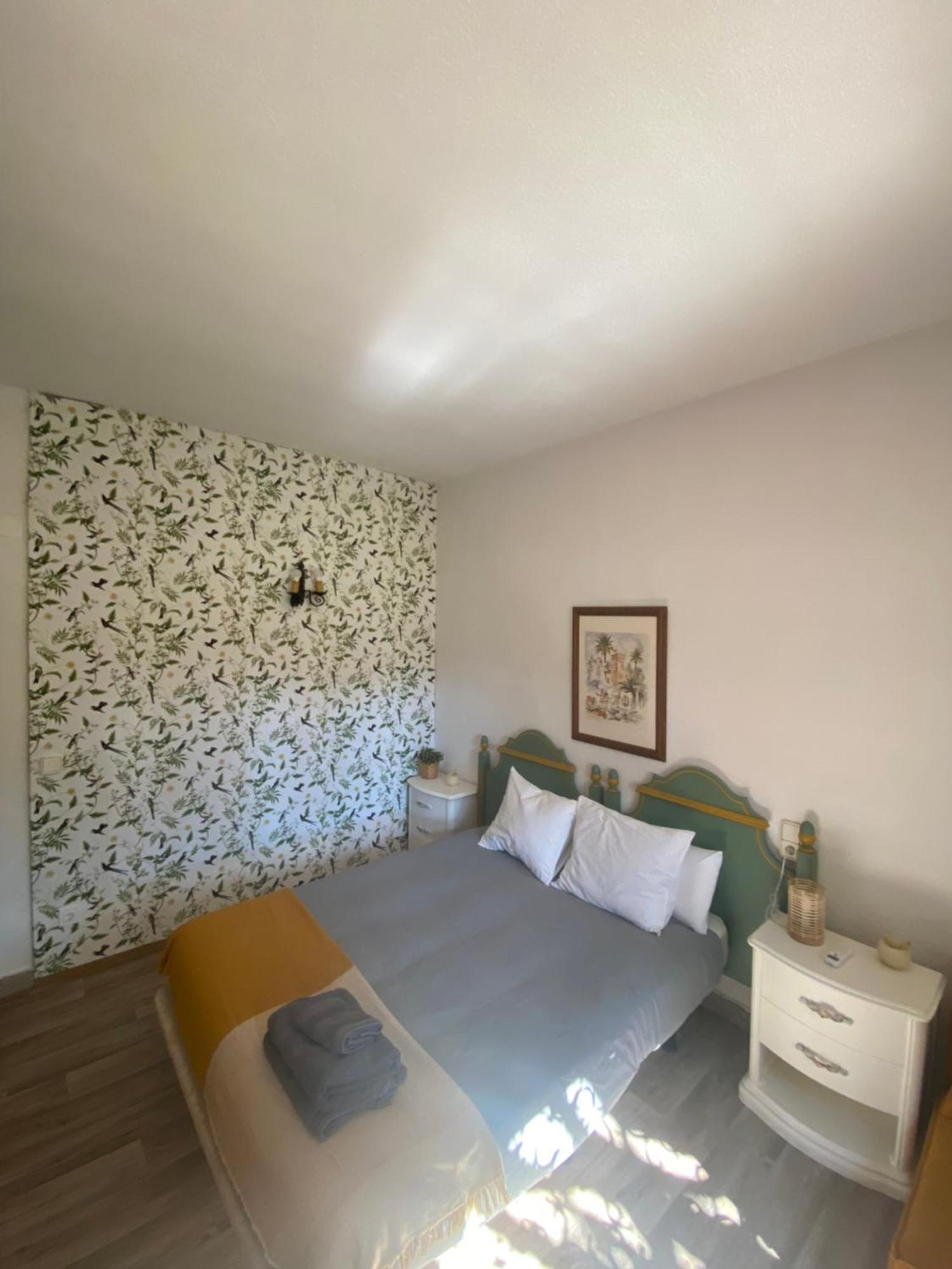 Bed and Breakfast Pink Lemon House Ельче Екстер'єр фото