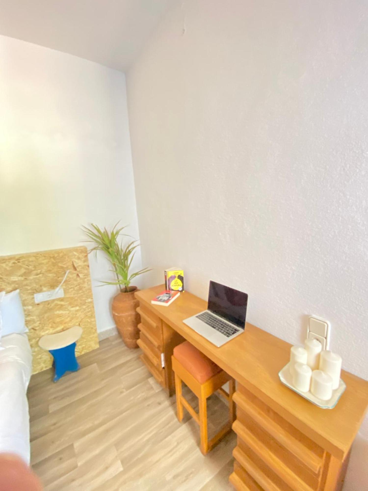 Bed and Breakfast Pink Lemon House Ельче Екстер'єр фото